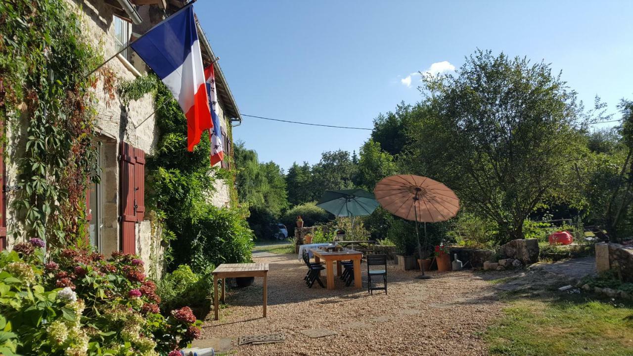 Le Moulin De Pensol - Gites Luaran gambar